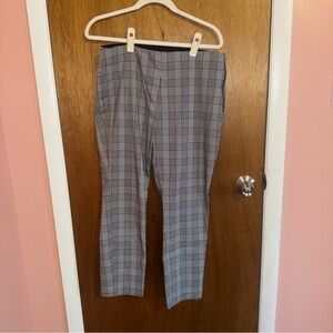 a new day Women's Black and Gray Plaid Cropped Pants